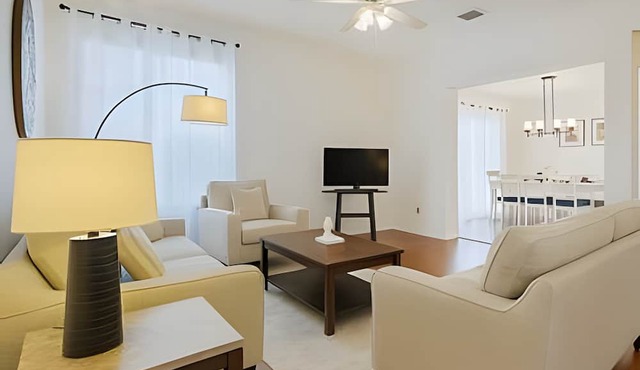 Prime Location! 3BD/2BA Villa