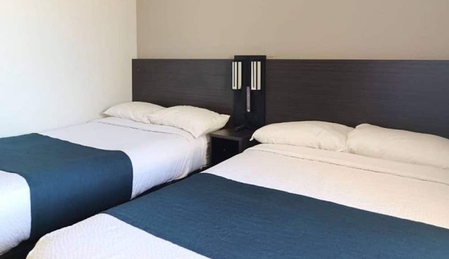 2 Full Beds | Micfridge, Smoking