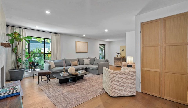 Laurel Canyon 5BR | Fireplace + Garden | C&C
