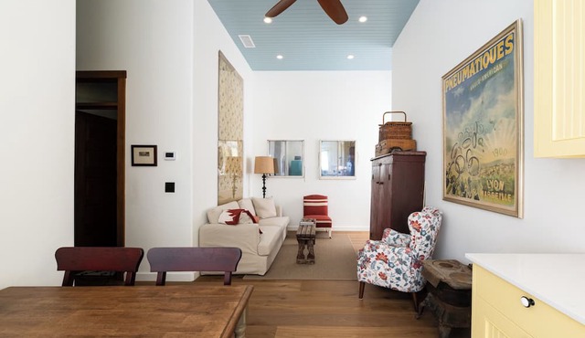 Magnolia residence, located downtown between the Union Hotel & Bells restaurant.