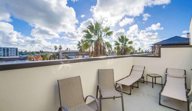 Park Blvd 302 | Newly Built | Spa | Central