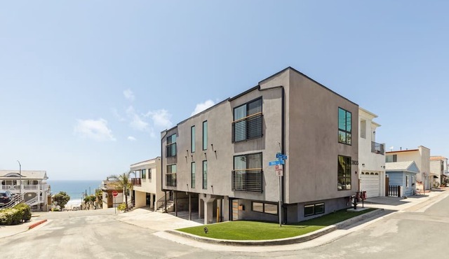 Tide House - Unit C | Modern Seaside 1BD w Parking