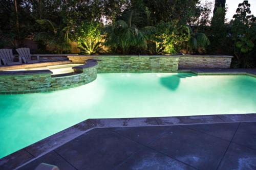 Sensational 6 Bedroom 4 Bathroom Pool Home (3 Master Bedrooms W/bathrooms)