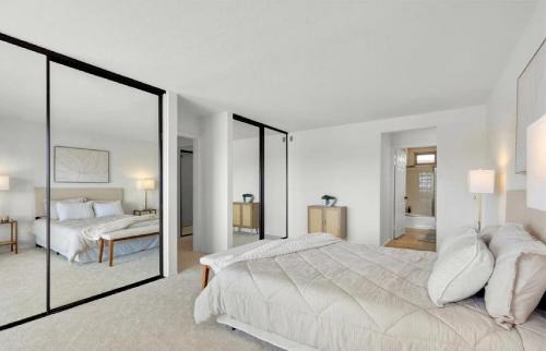 Two Bedroom Townhome with Harbor and Ocean Views