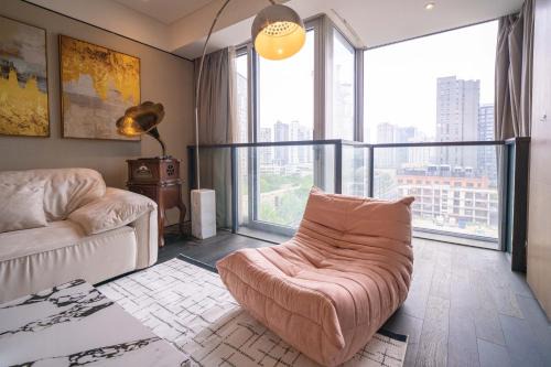 ZHome-Luxury Three-bedroom Suite-Near the Bund