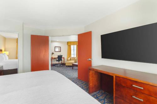 Best Western Plus Villa Del Lago Inn Patterson