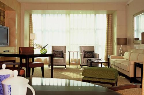 The Ritz-Carlton Beijing, Financial Street