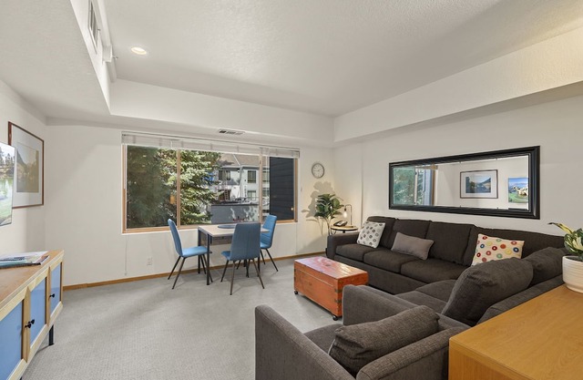 Olympic Village Inn Valley 